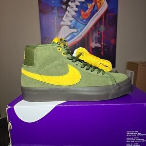 Nike Men's High-Top Sneakers - Green and Yellow
